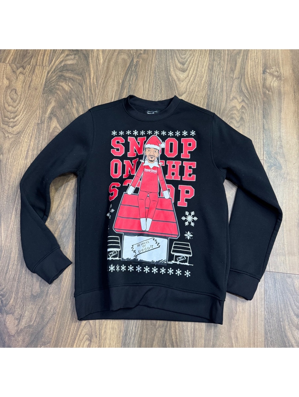 Snoop Dogg Dogg Supply Snoop On The Stoop Christmas Sweatshirt Men’s Small